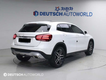 Mercedes-Benz GLA-Class — photo 02