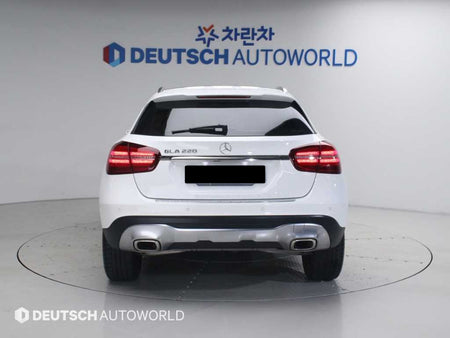 Mercedes-Benz GLA-Class — photo 04