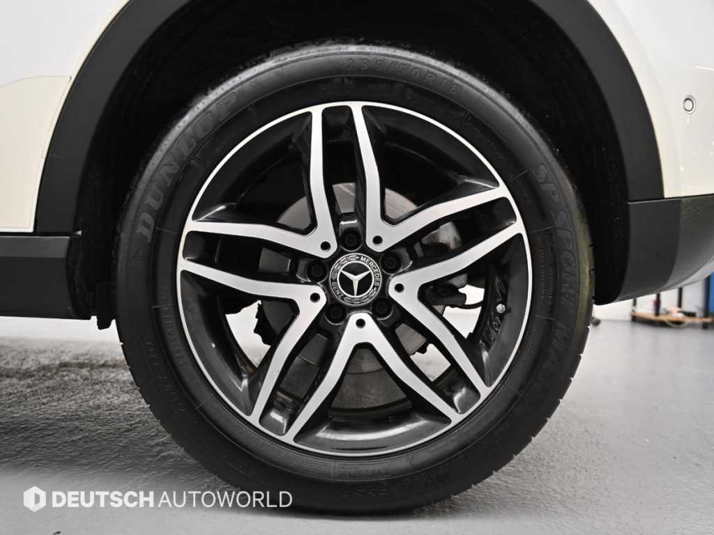 Mercedes-Benz GLA-Class — photo 05