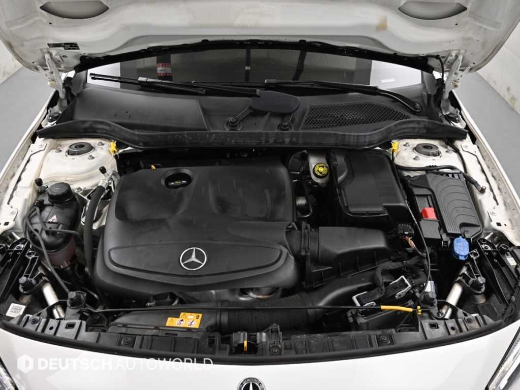 Mercedes-Benz GLA-Class — photo 06