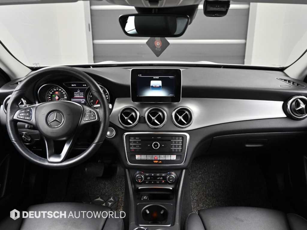 Mercedes-Benz GLA-Class — photo 07
