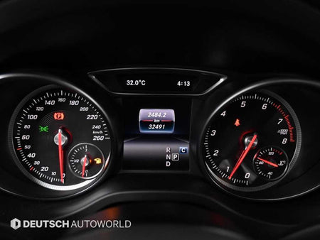 Mercedes-Benz GLA-Class — photo 08