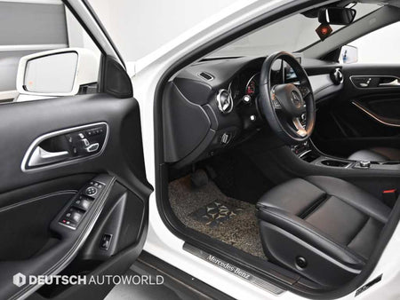 Mercedes-Benz GLA-Class — photo 11