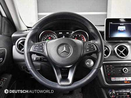 Mercedes-Benz GLA-Class — photo 13