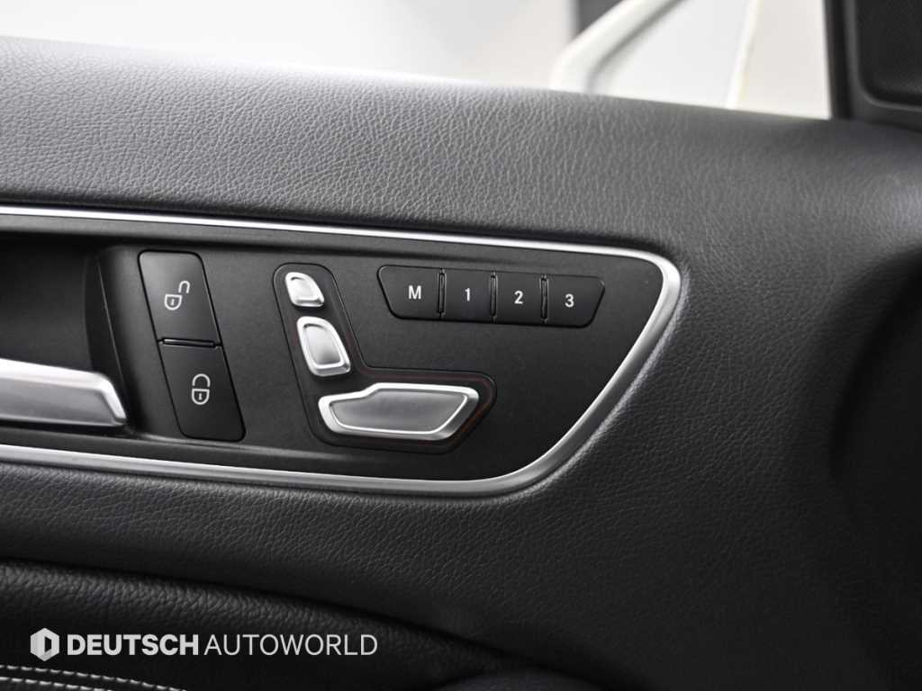 Mercedes-Benz GLA-Class — photo 16