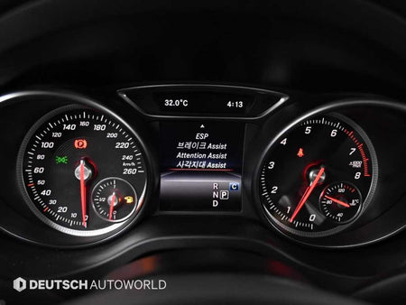 Mercedes-Benz GLA-Class — photo 17