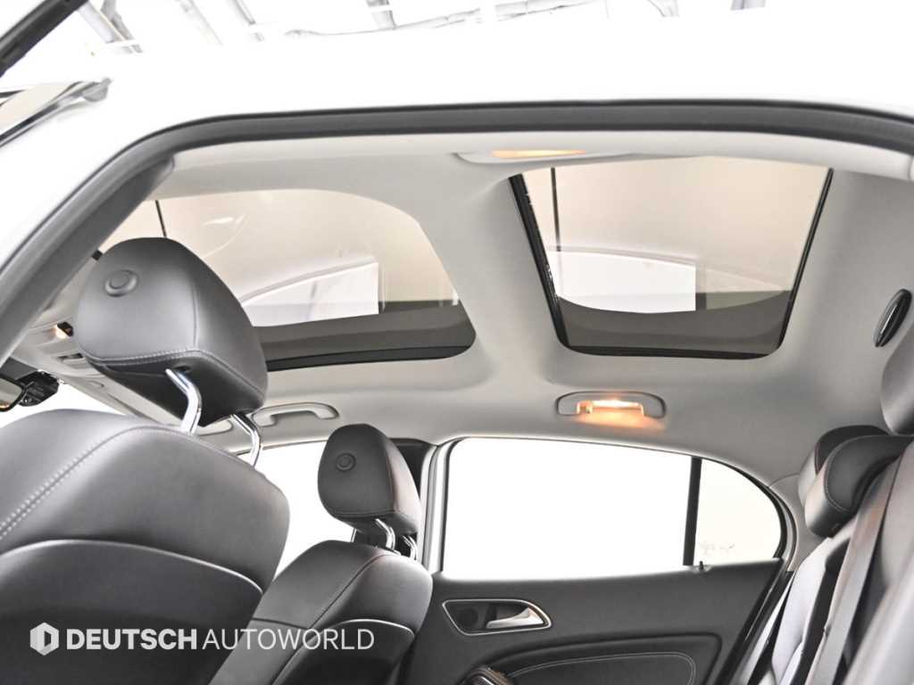 Mercedes-Benz GLA-Class — photo 18
