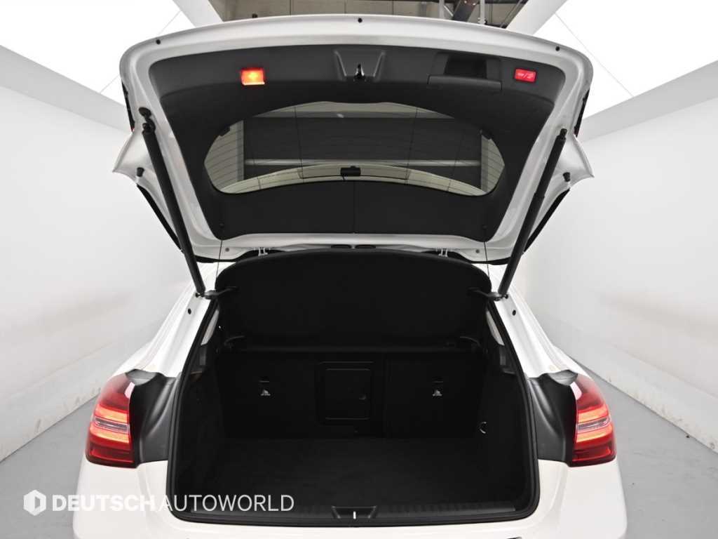Mercedes-Benz GLA-Class — photo 19