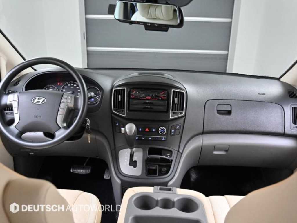 Hyundai Starex — photo 07