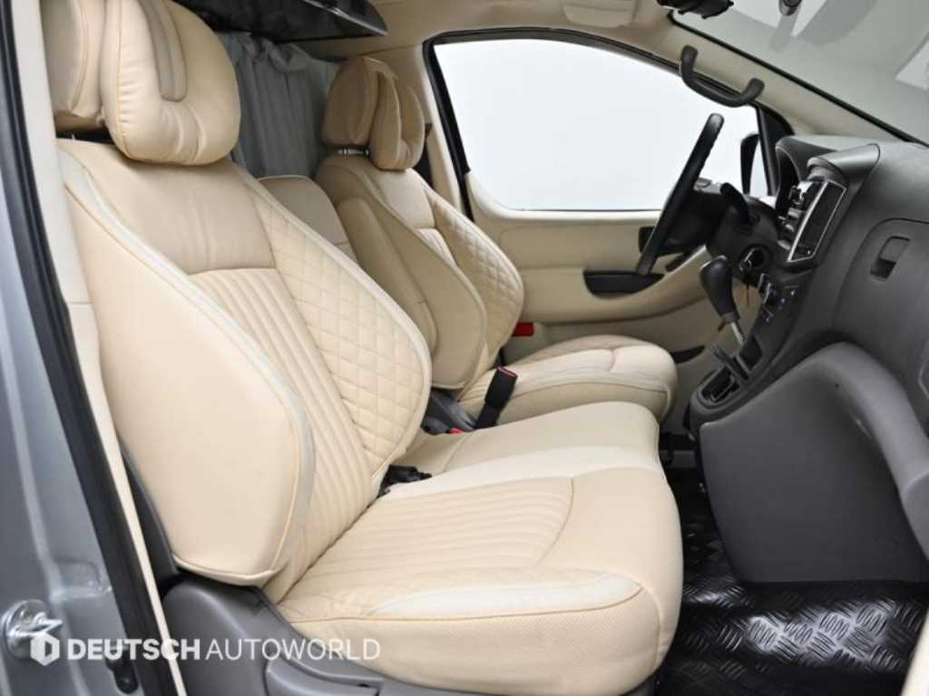 Hyundai Starex — photo 10