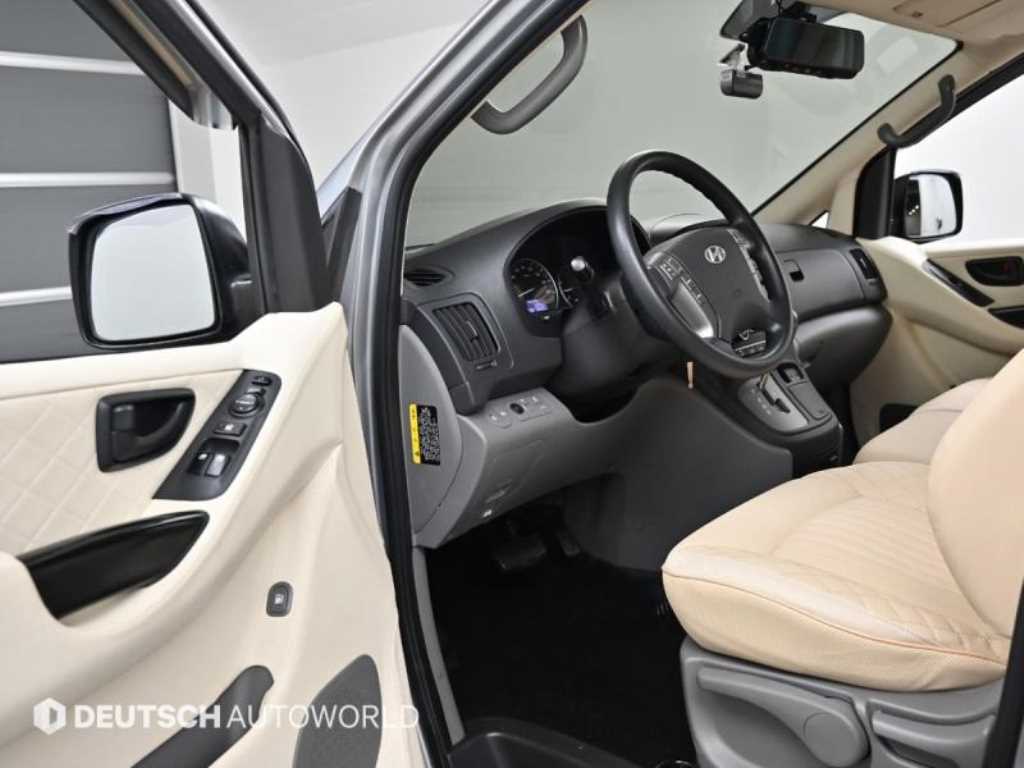 Hyundai Starex — photo 11