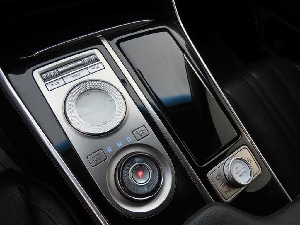 Genesis GV80 — photo 14