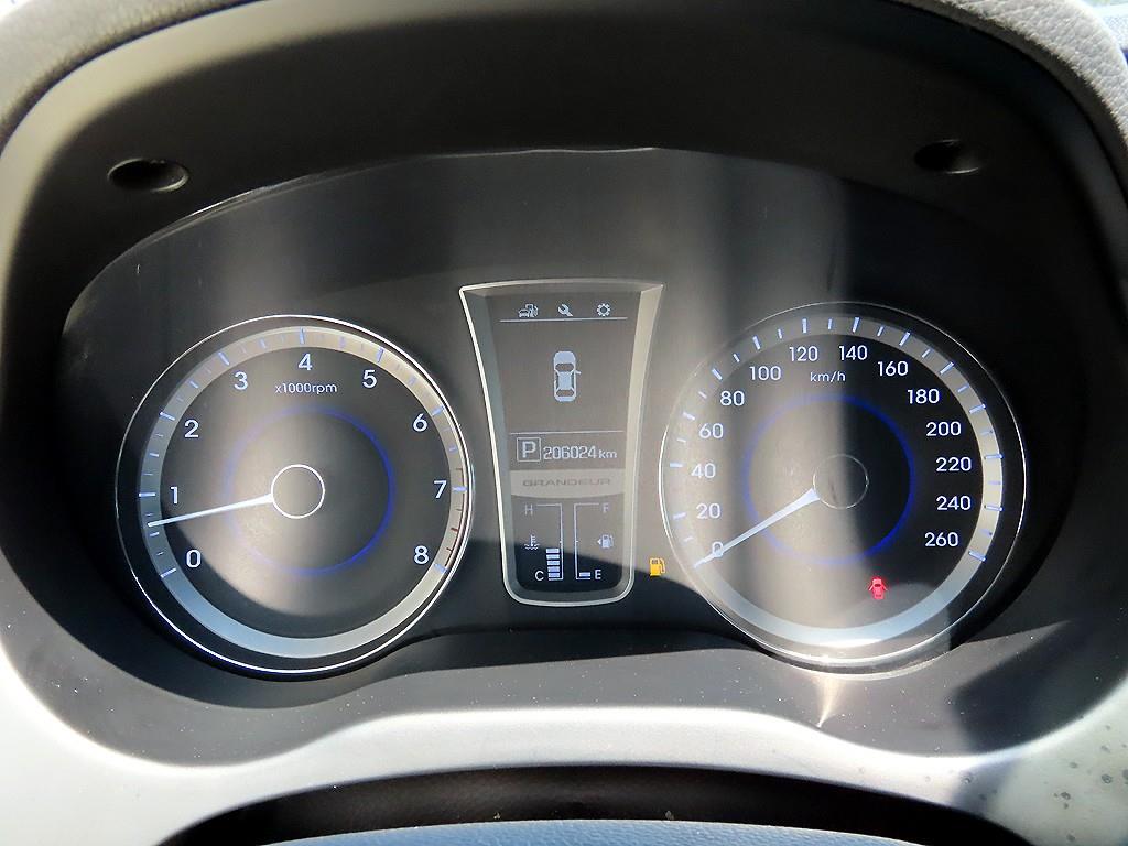 Hyundai Grandeur — photo 09