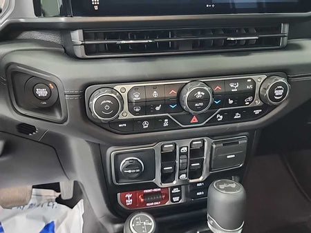 Jeep Wrangler — photo 09