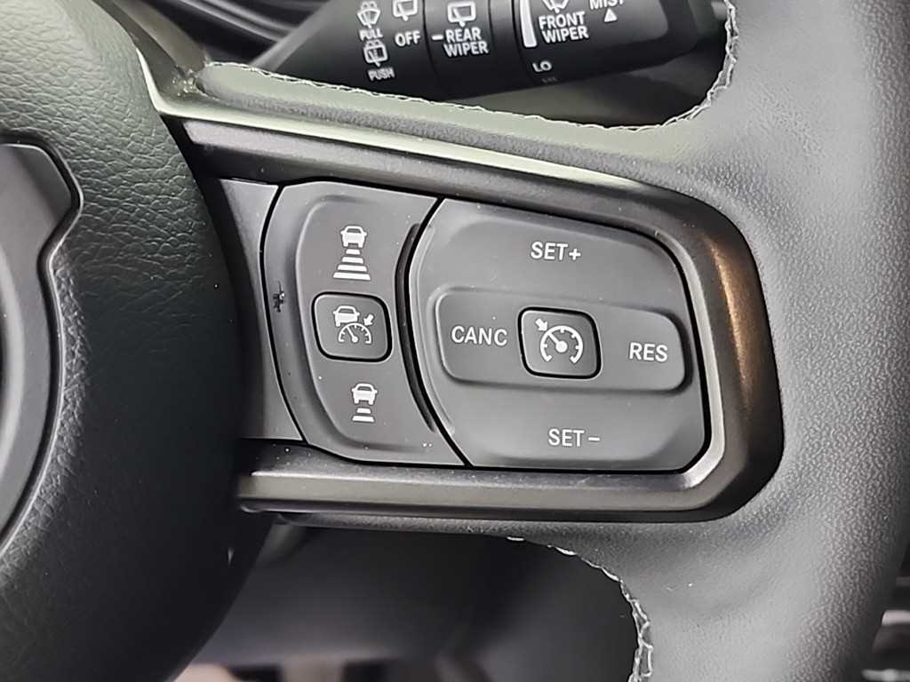 Jeep Wrangler — photo 16