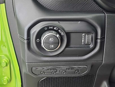Jeep Wrangler — photo 17
