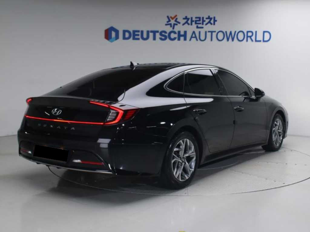 Hyundai Sonata — photo 02
