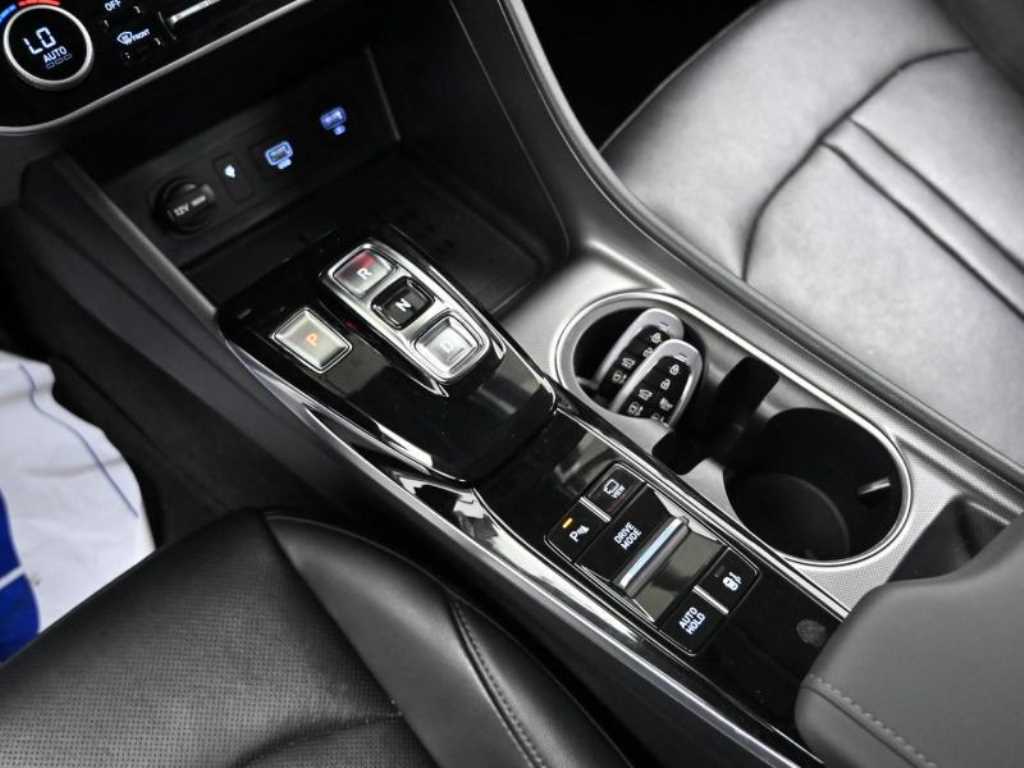 Hyundai Sonata — photo 09