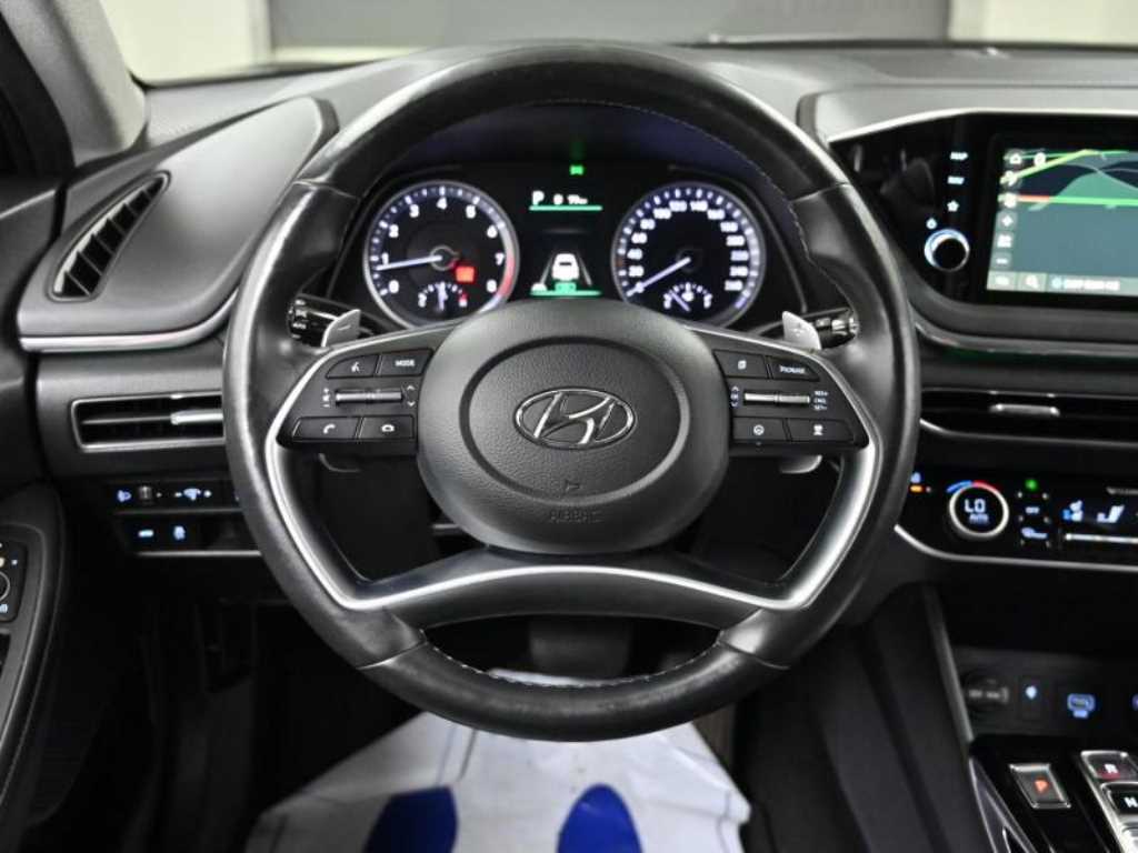 Hyundai Sonata — photo 13
