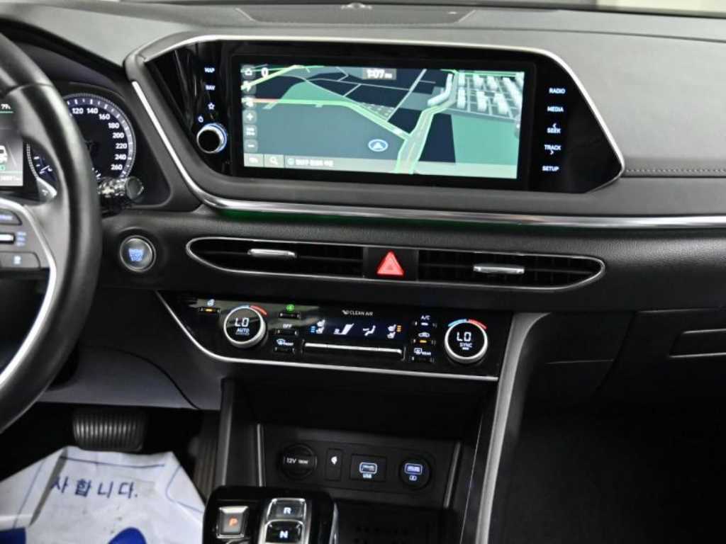 Hyundai Sonata — photo 14
