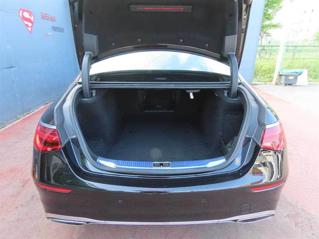 Mercedes-Benz S-Class — photo 05