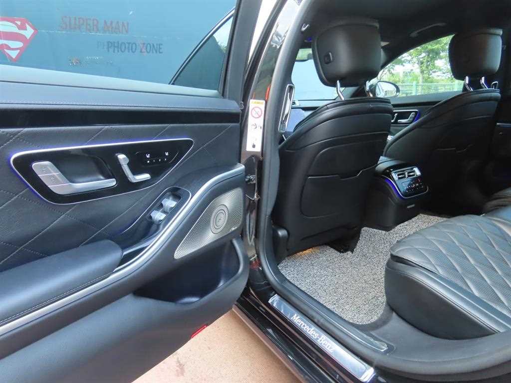 Mercedes-Benz S-Class — photo 06