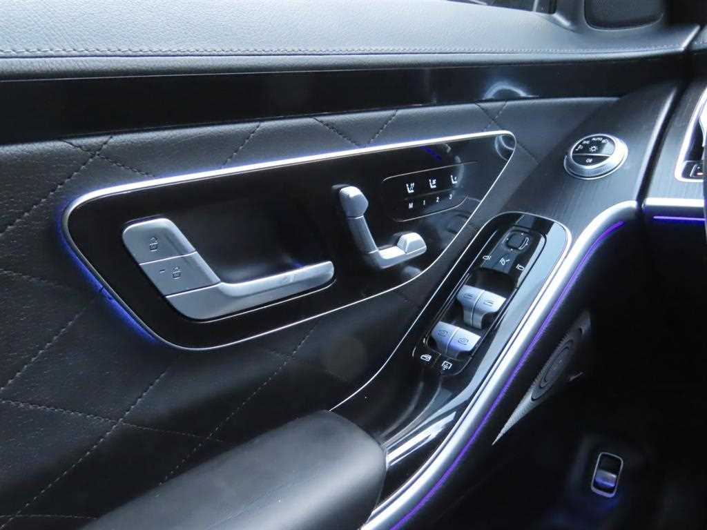 Mercedes-Benz S-Class — photo 13