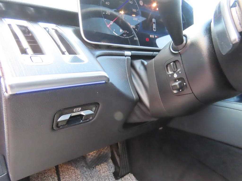Mercedes-Benz S-Class — photo 14