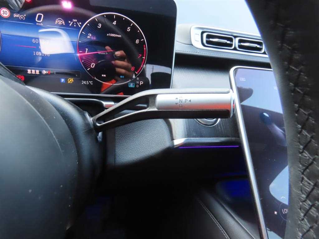 Mercedes-Benz S-Class — photo 15