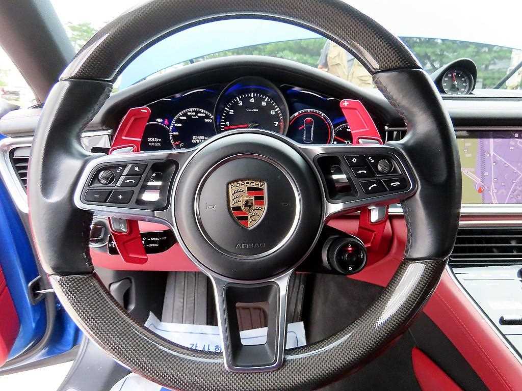 Porsche Panamera — photo 08