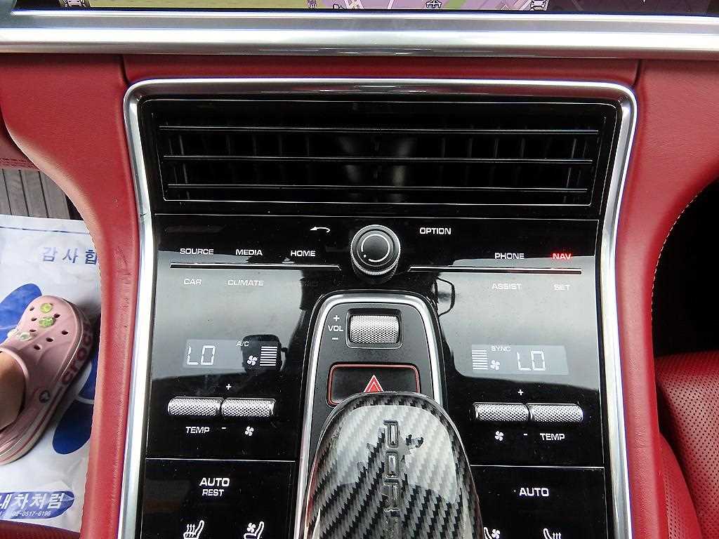 Porsche Panamera — photo 11