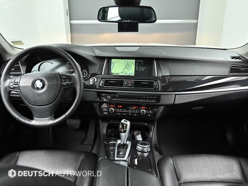 BMW 5-Series — photo 08