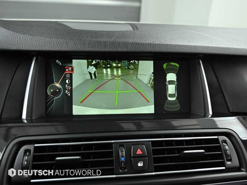 BMW 5-Series — photo 17
