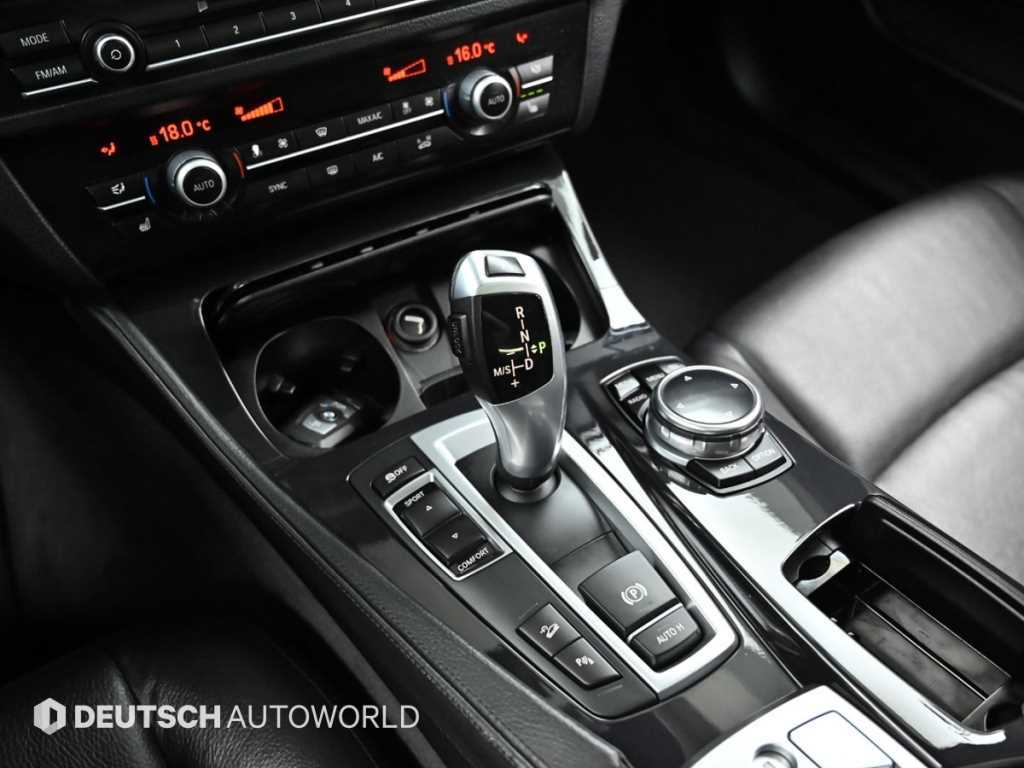 BMW 5-Series — photo 18
