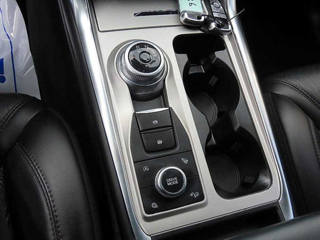 Ford Explorer — photo 11