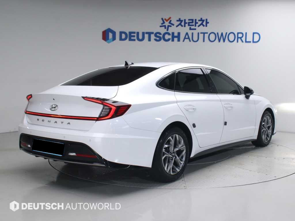 Hyundai Sonata — photo 02