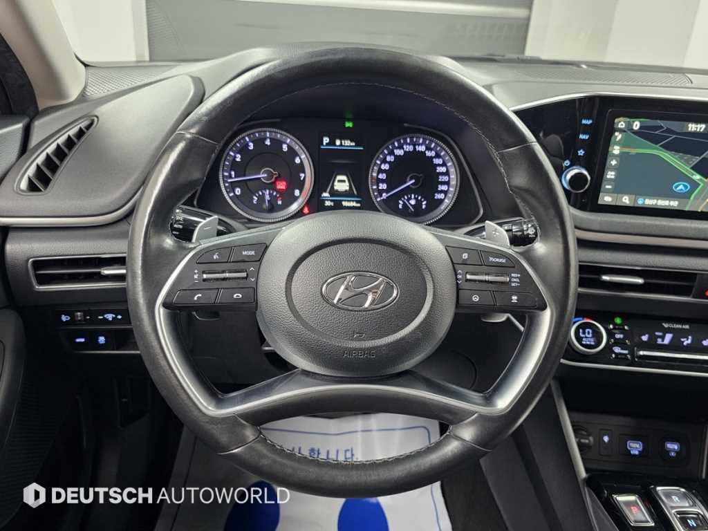 Hyundai Sonata — photo 13