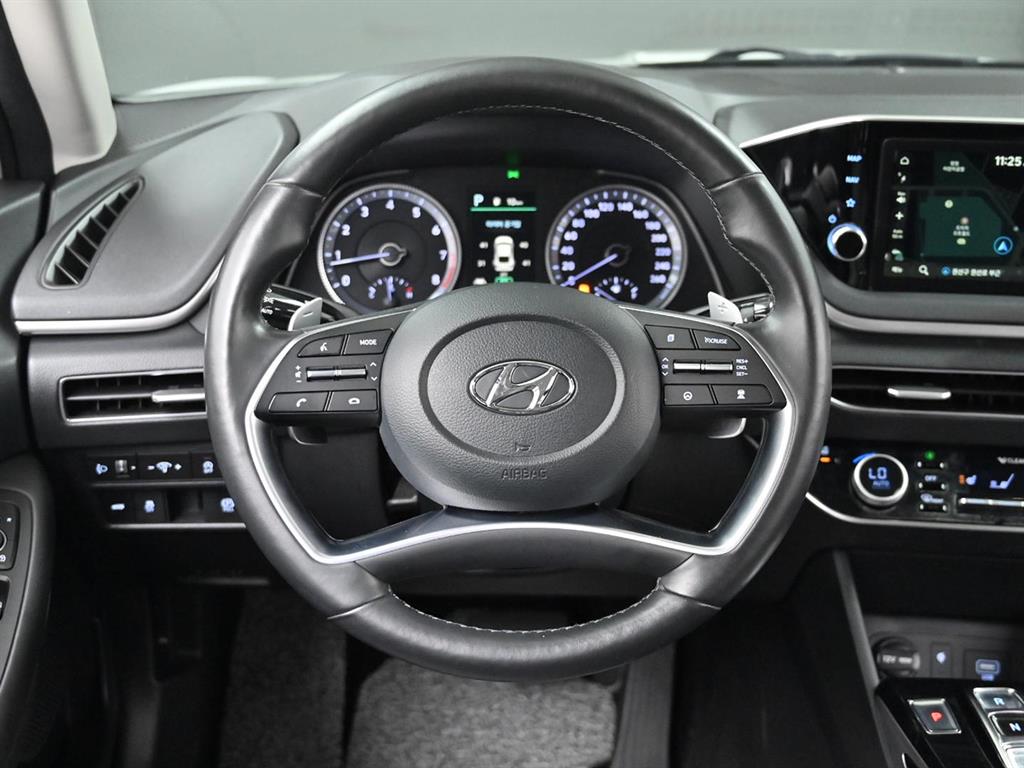 Hyundai Sonata — photo 13