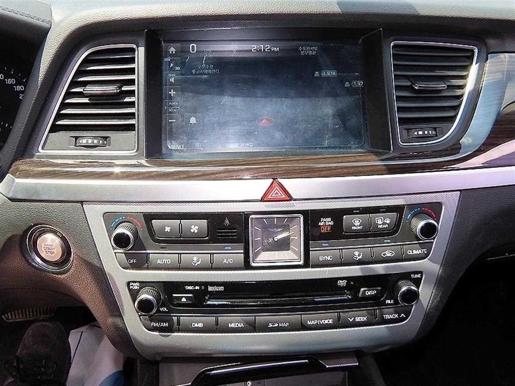 Genesis G80 — photo 14