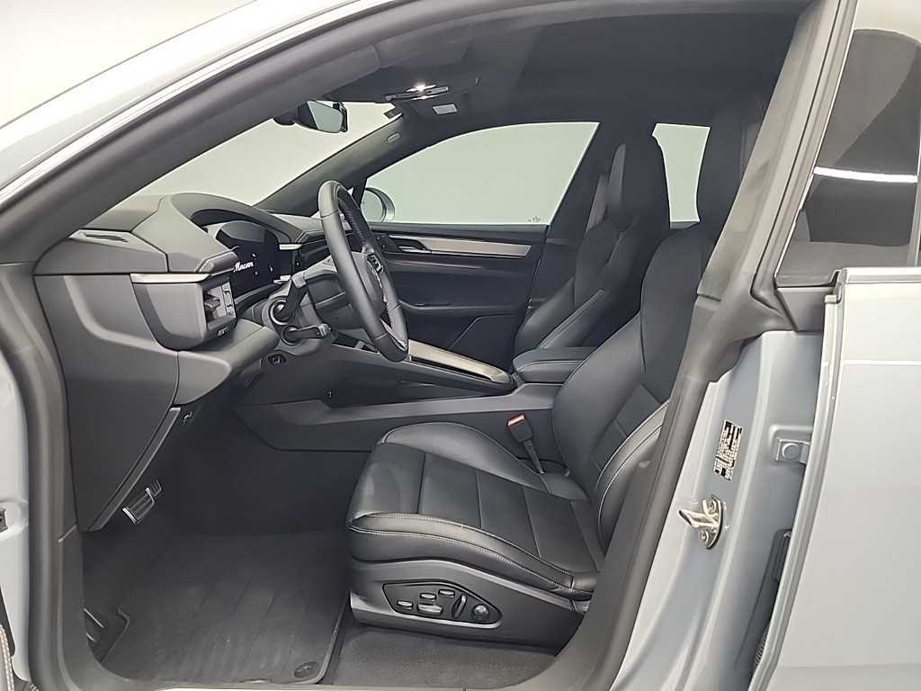 Porsche Macan — photo 11