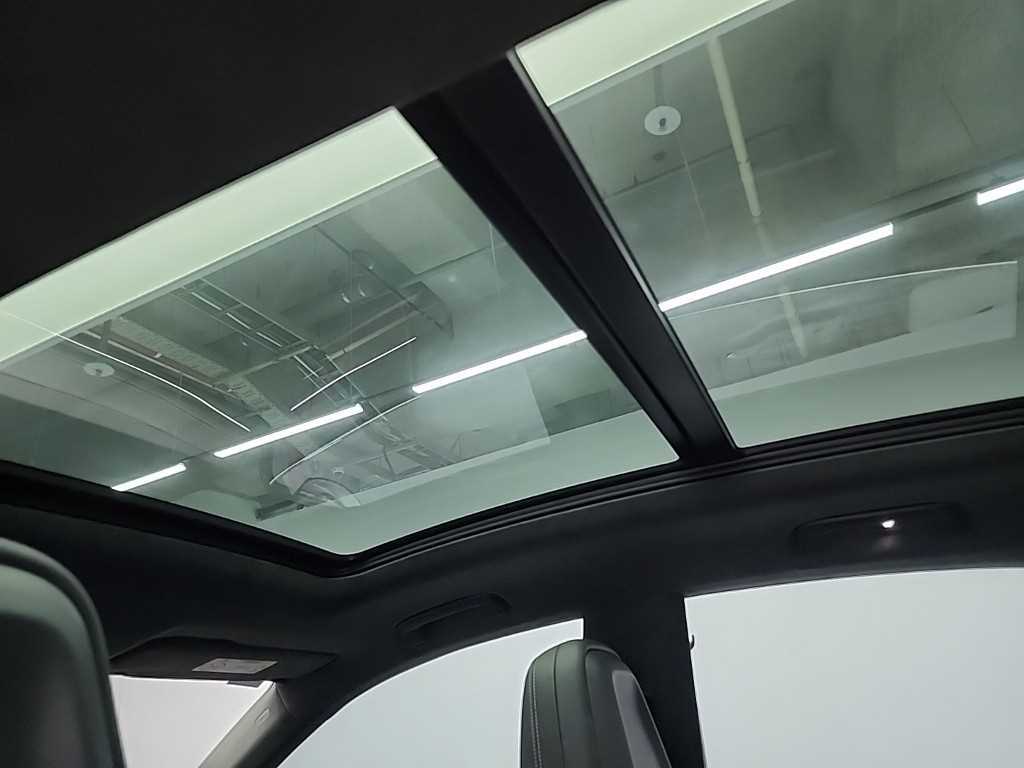 Porsche Macan — photo 14