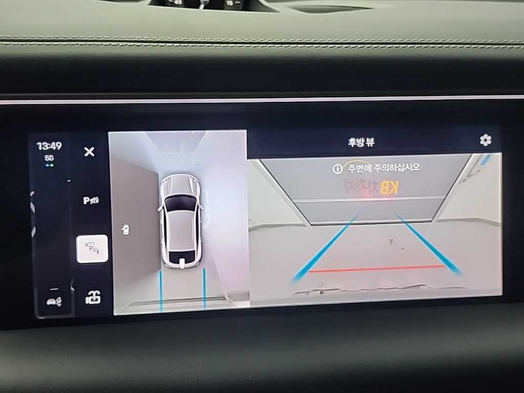 Porsche Macan — photo 16