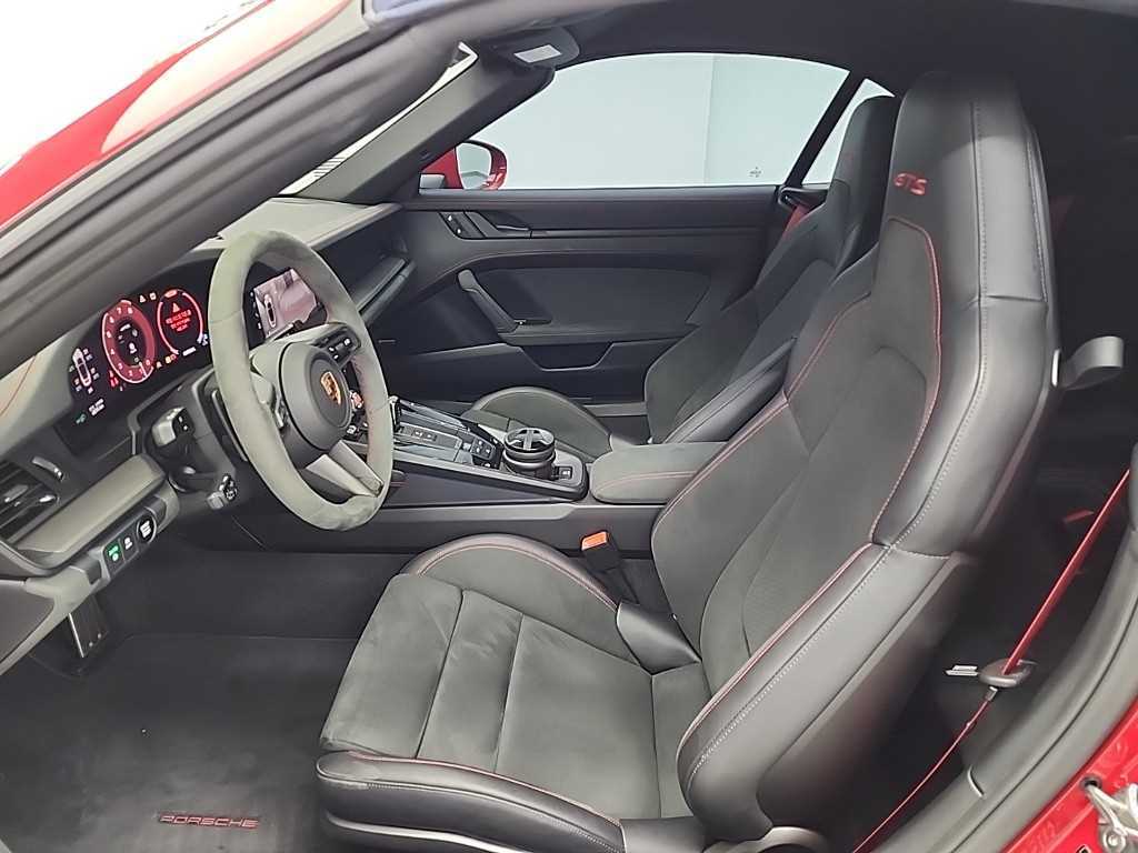 Porsche 911 — photo 11