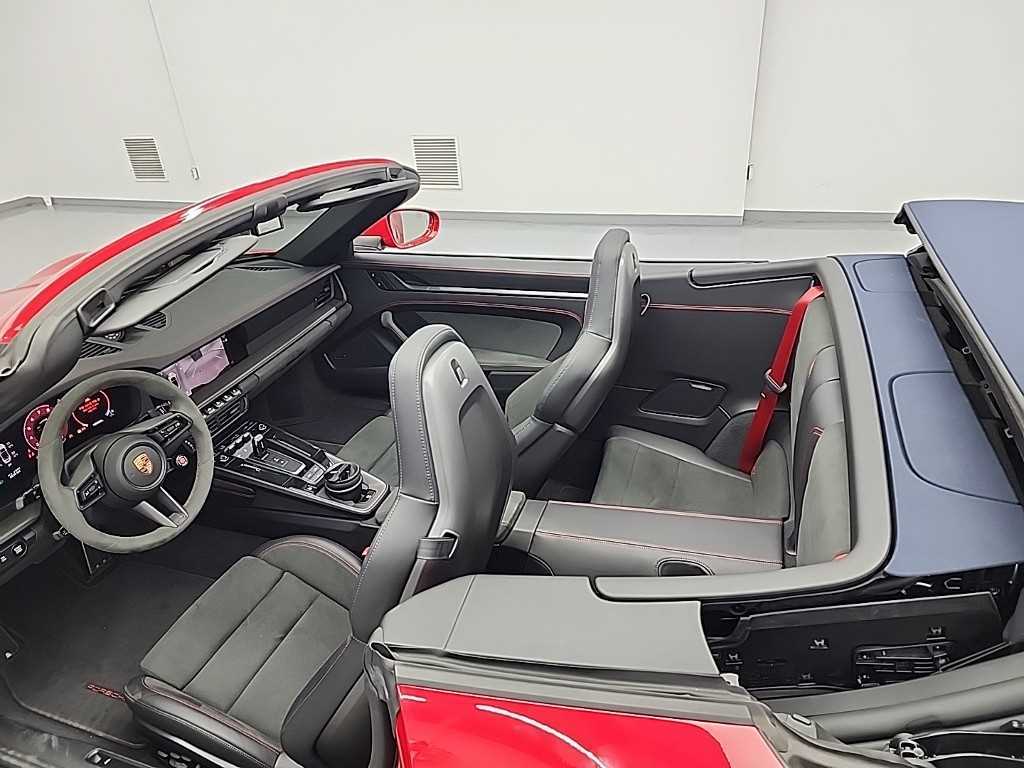 Porsche 911 — photo 13