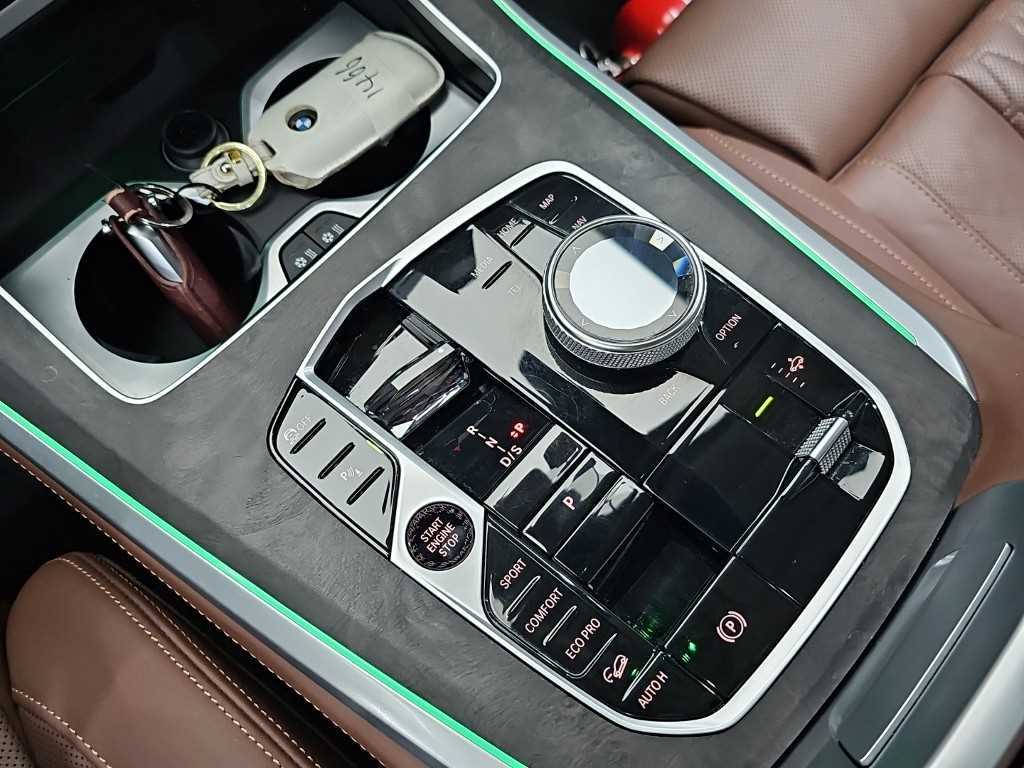 BMW X5 — photo 08