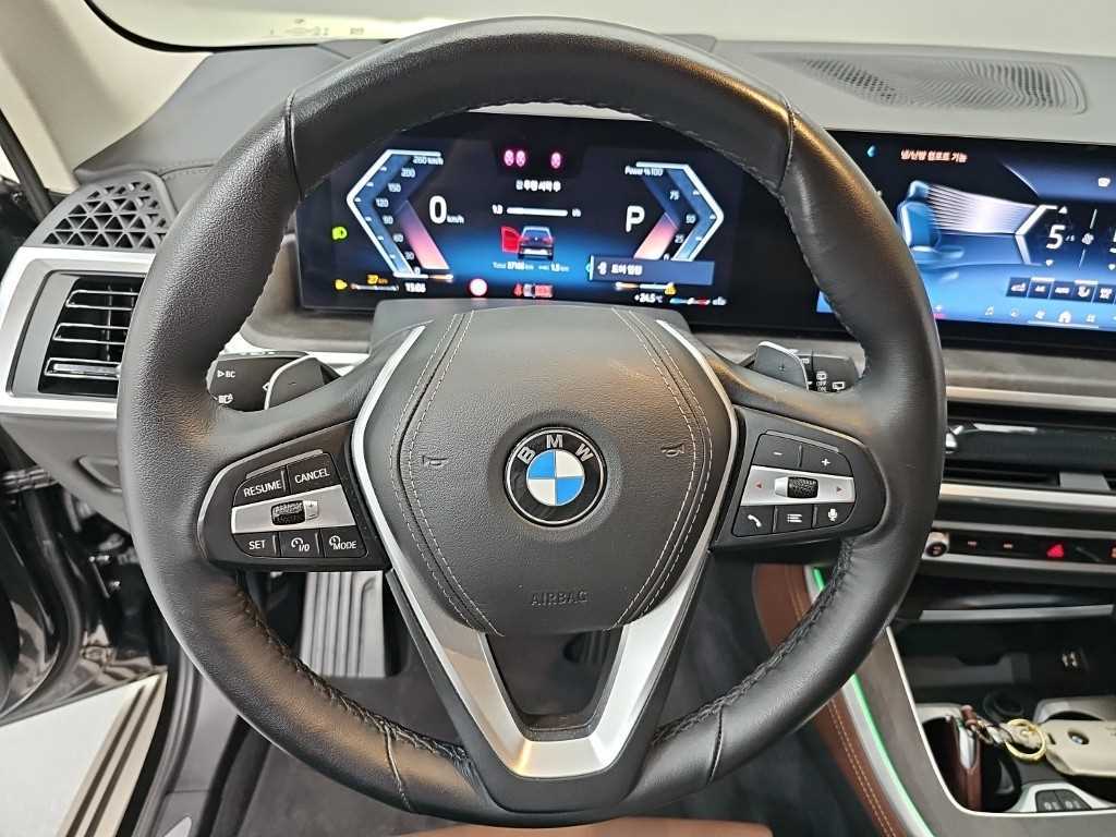 BMW X5 — photo 09
