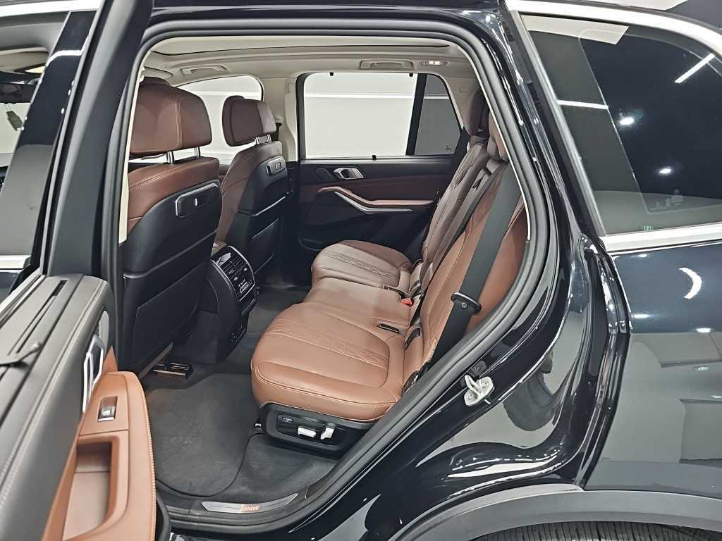 BMW X5 — photo 12