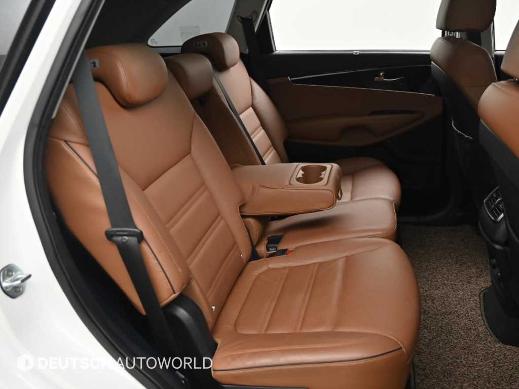 Kia Sorento — photo 12