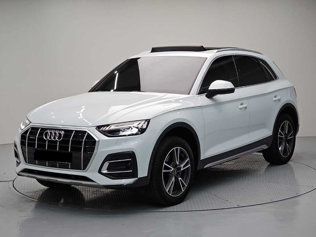 Audi Q5 — photo 01