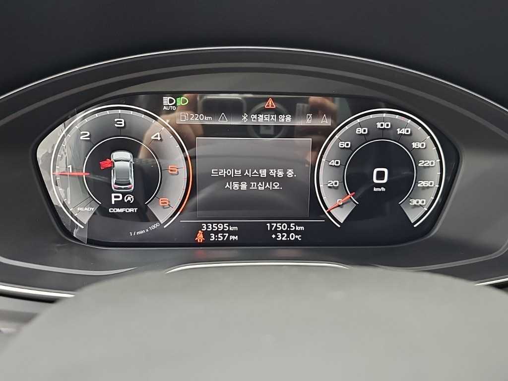 Audi Q5 — photo 06